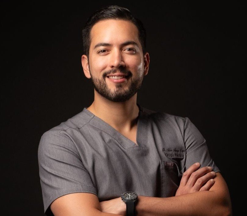 Dr. Adán Araujo López